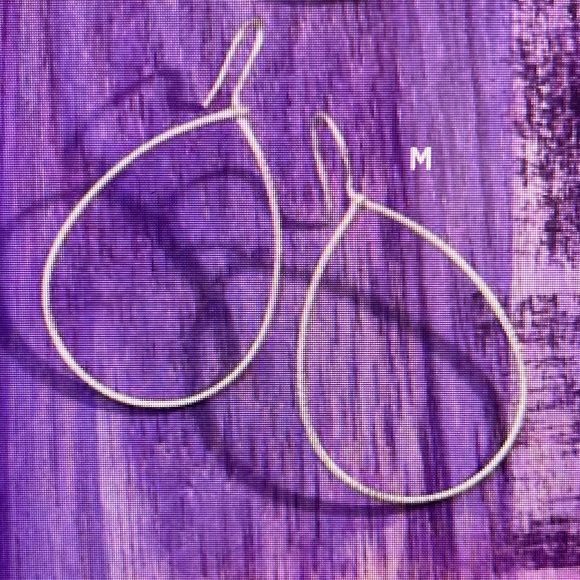 Silpada Slimline Oval Hoops - Picture 7 of 7